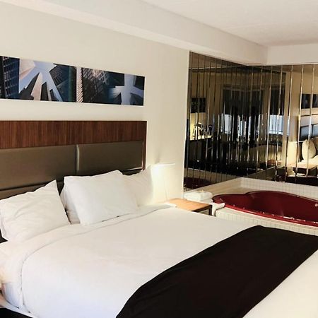 Travelodge By Wyndham Niagara Falls Lundys Lane Bagian luar foto