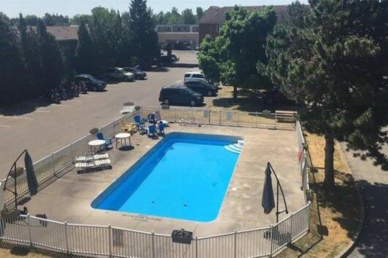 Travelodge By Wyndham Niagara Falls Lundys Lane Bagian luar foto
