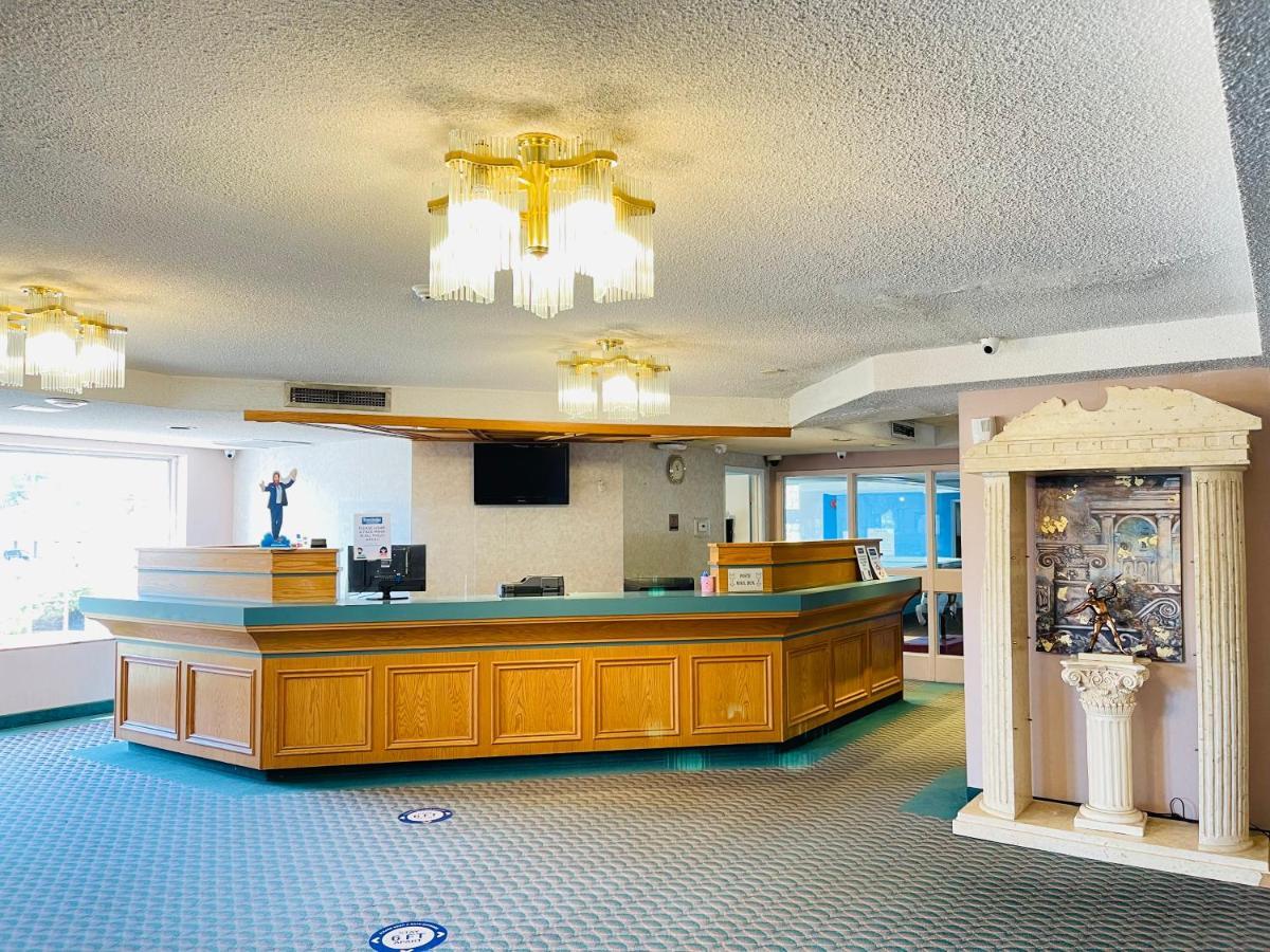Travelodge By Wyndham Niagara Falls Lundys Lane Bagian luar foto