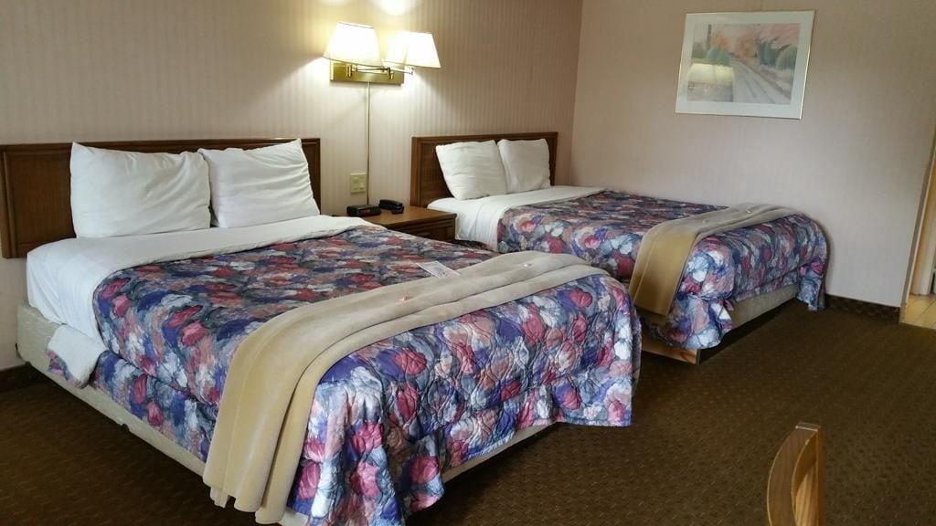 Travelodge By Wyndham Niagara Falls Lundys Lane Bagian luar foto