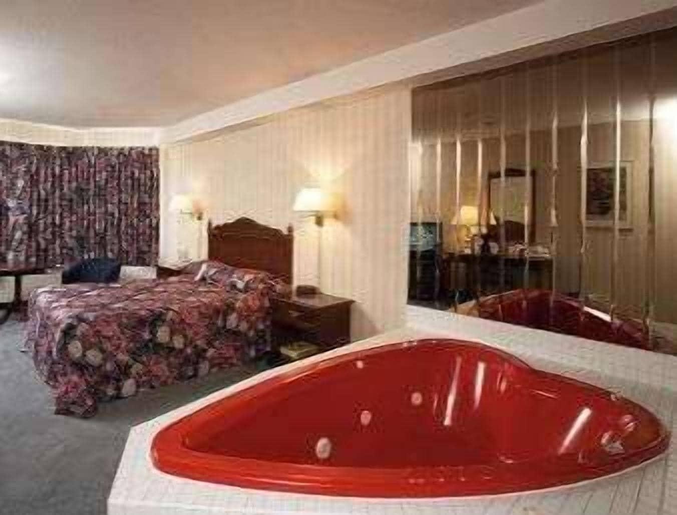 Travelodge By Wyndham Niagara Falls Lundys Lane Ruang foto