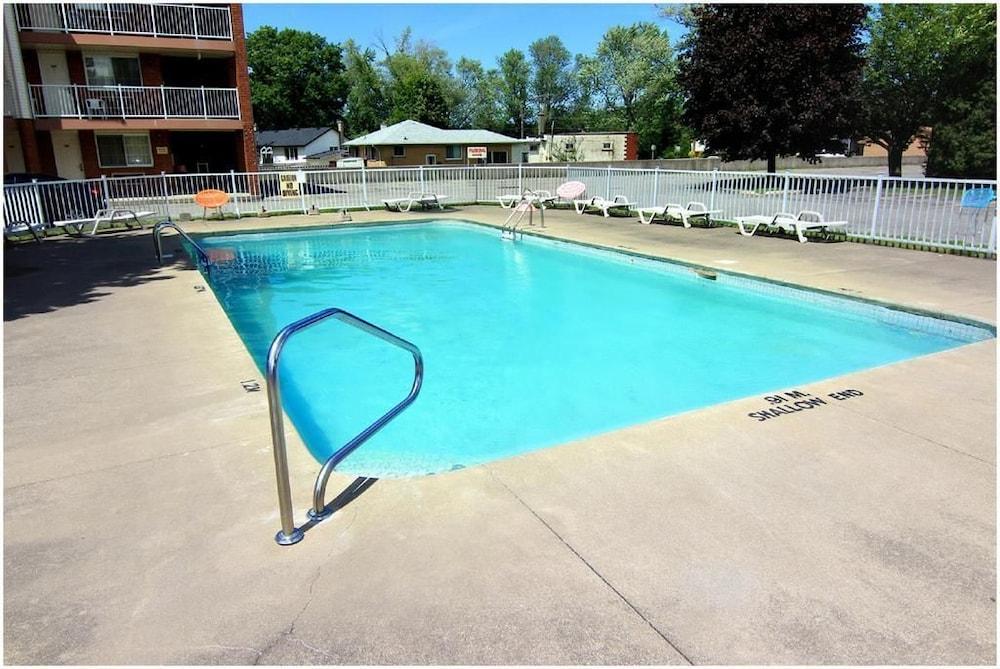 Travelodge By Wyndham Niagara Falls Lundys Lane Bagian luar foto
