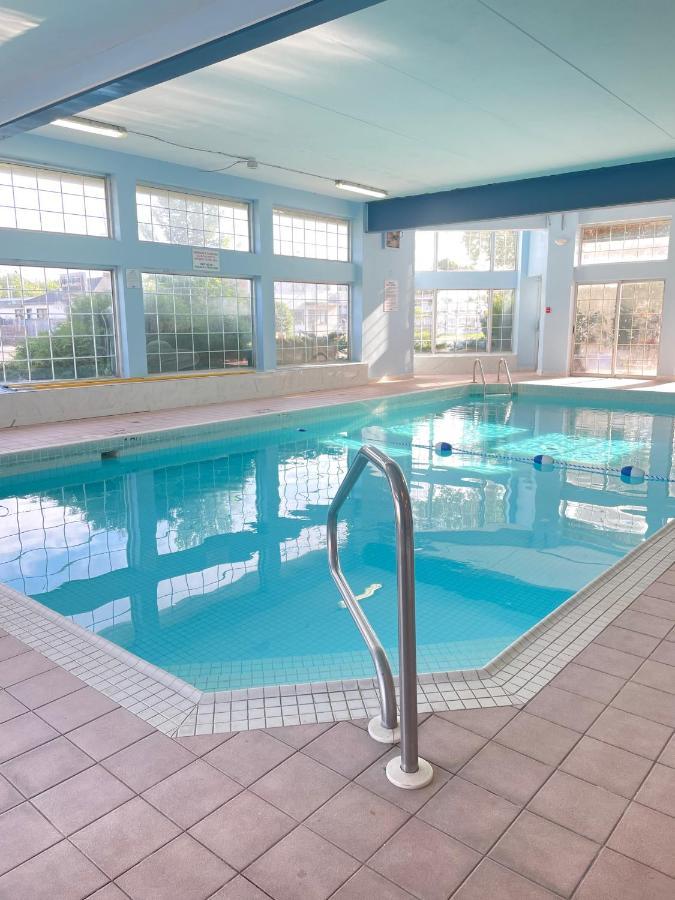 Travelodge By Wyndham Niagara Falls Lundys Lane Bagian luar foto