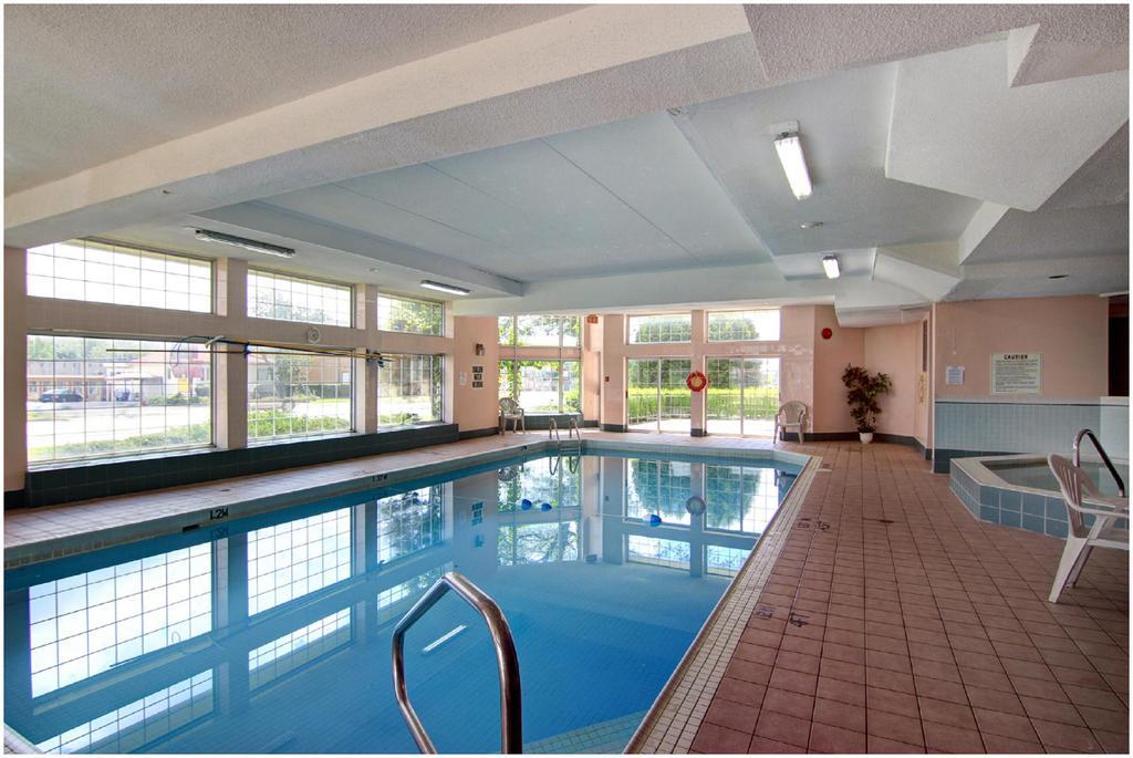 Travelodge By Wyndham Niagara Falls Lundys Lane Bagian luar foto