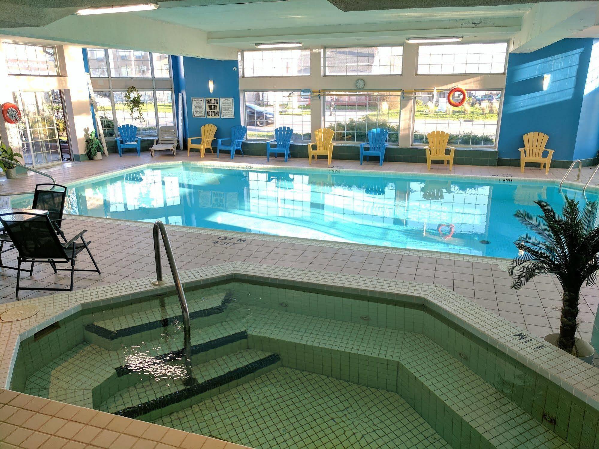 Travelodge By Wyndham Niagara Falls Lundys Lane Bagian luar foto