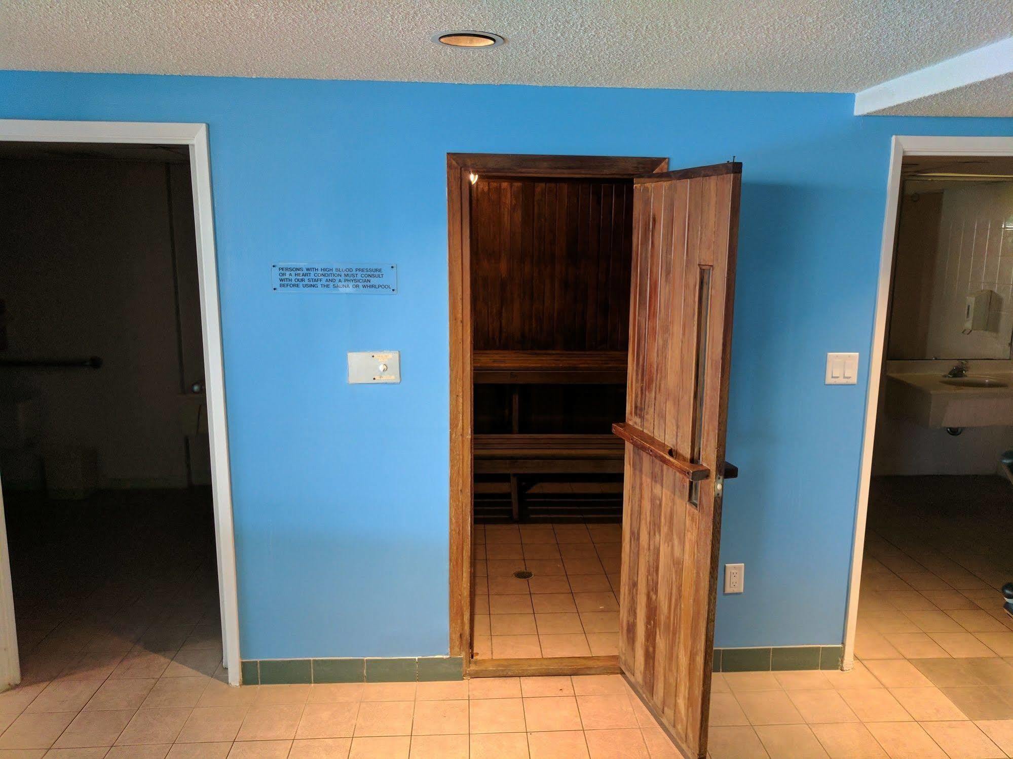 Travelodge By Wyndham Niagara Falls Lundys Lane Bagian luar foto