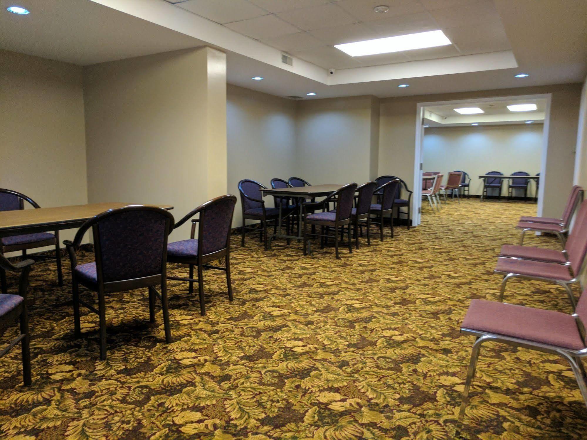 Travelodge By Wyndham Niagara Falls Lundys Lane Bagian luar foto