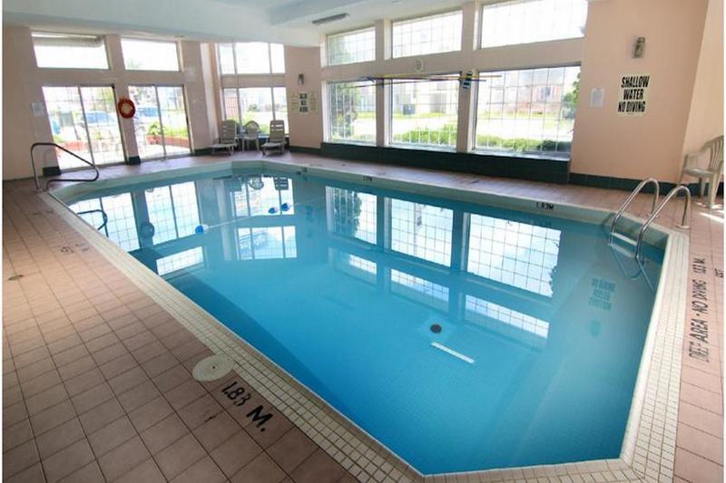 Travelodge By Wyndham Niagara Falls Lundys Lane Bagian luar foto